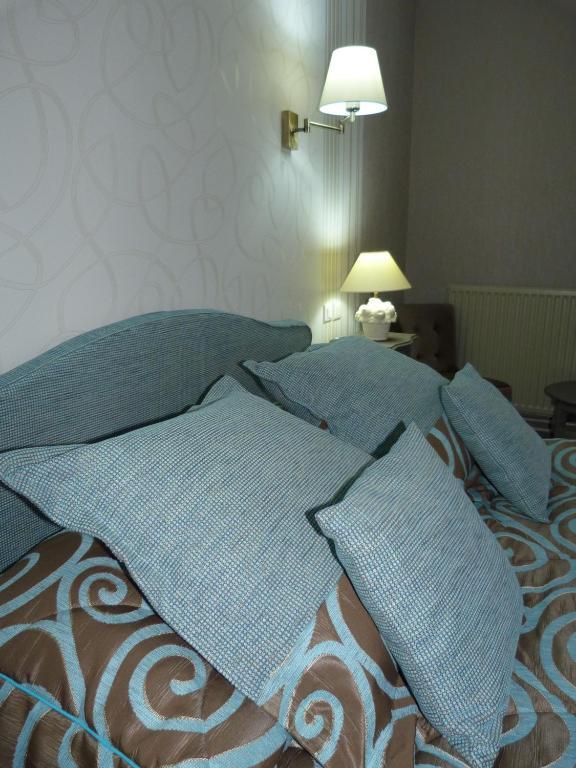 Hotel Le Gue Du Holme Saint-Quentin-sur-le-Homme الغرفة الصورة