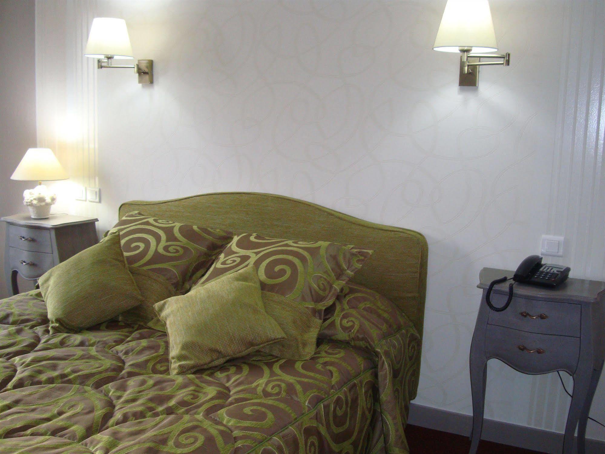 Hotel Le Gue Du Holme Saint-Quentin-sur-le-Homme المظهر الخارجي الصورة